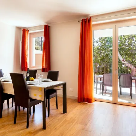 Residenza Marano 아파트 *