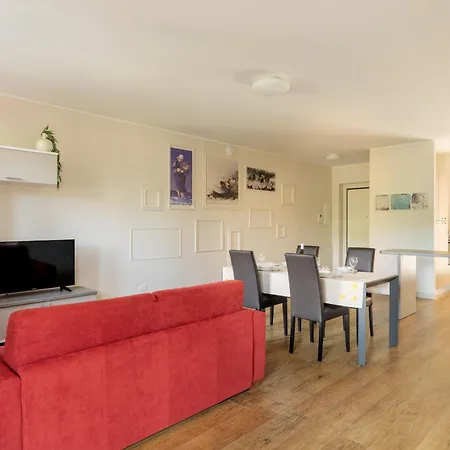 Residenza Marano 쿠프라마리티마